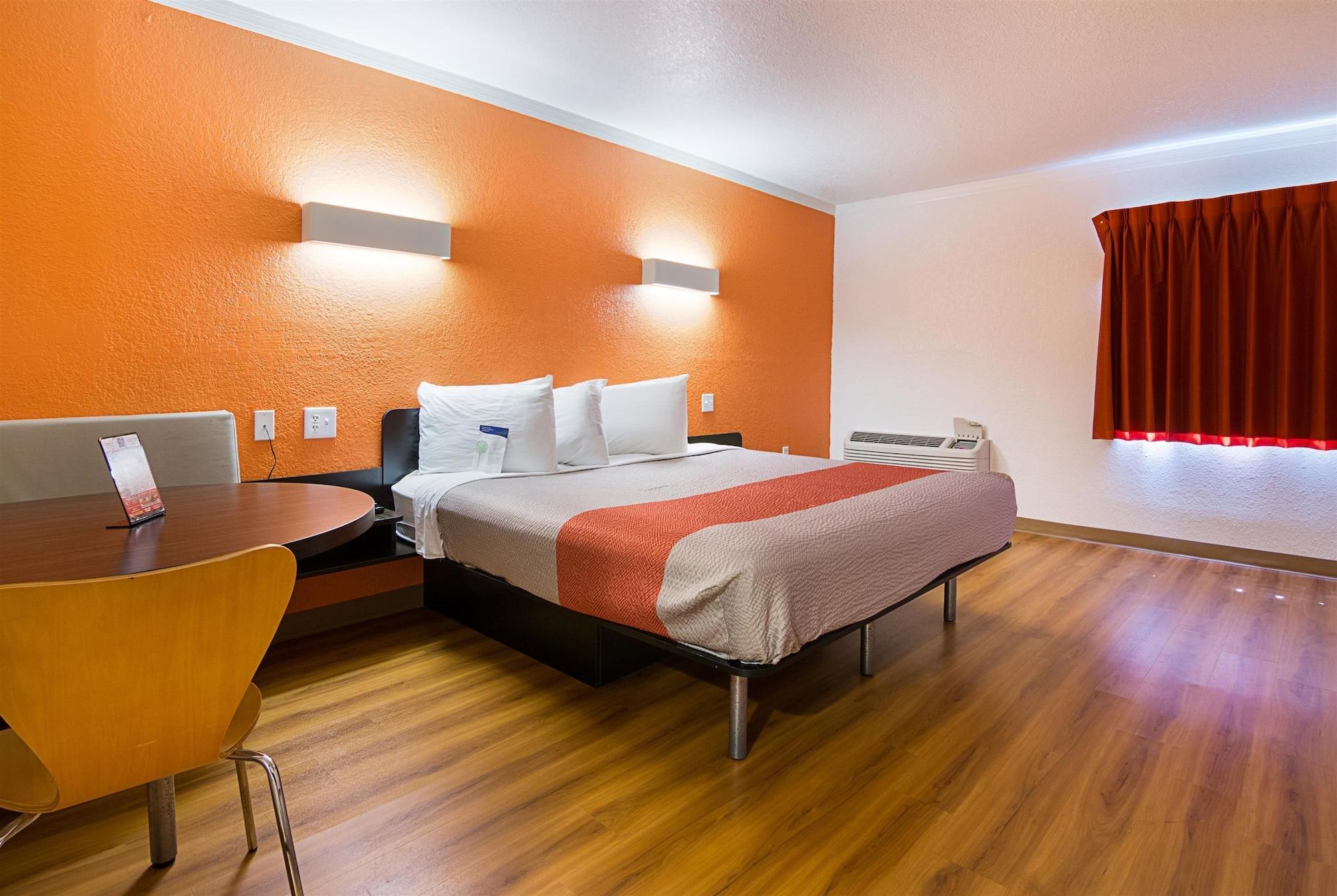 Motel 6-Tampa, Fl - Fairgrounds Heartland Bagian luar foto