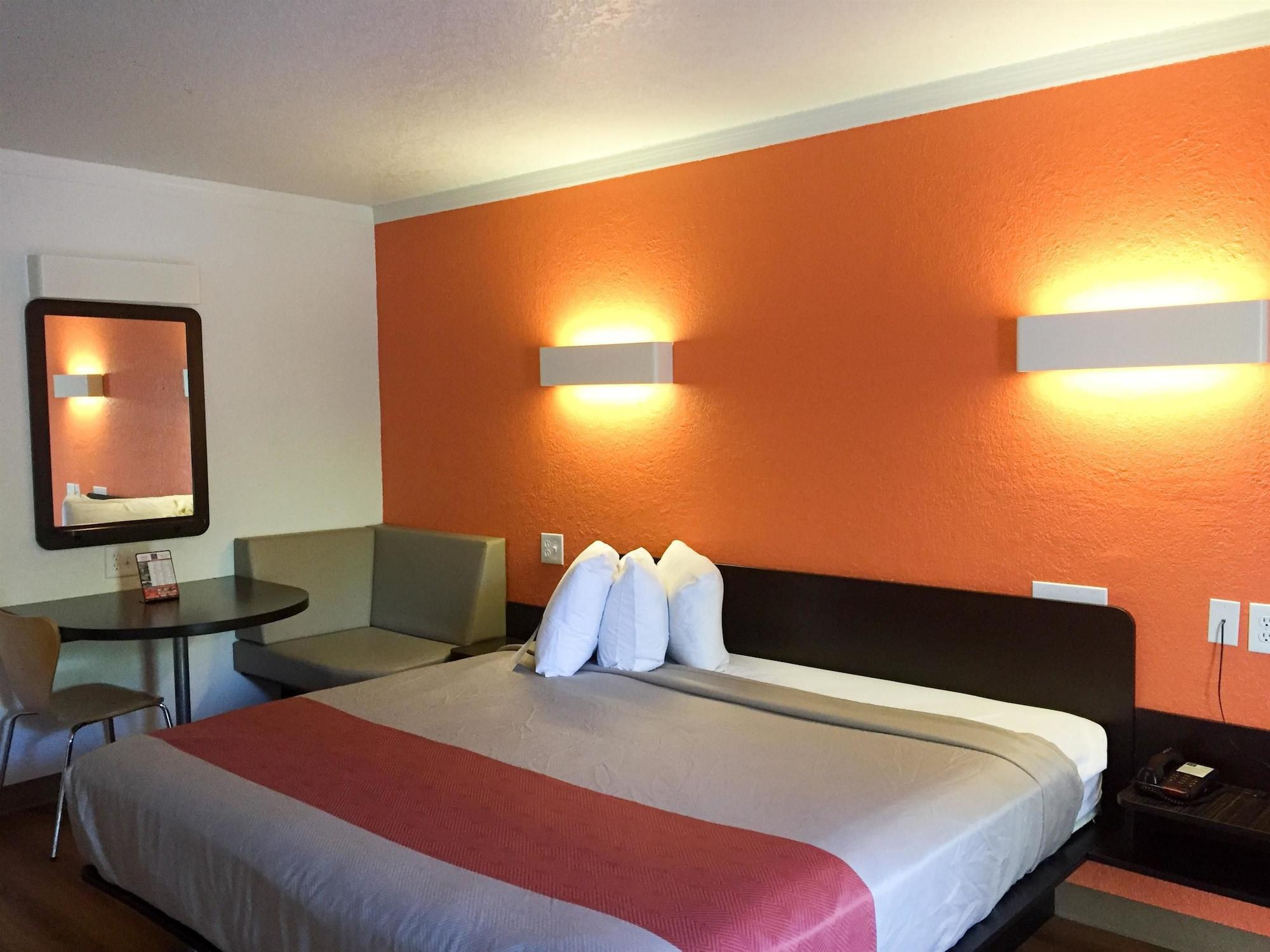 Motel 6-Tampa, Fl - Fairgrounds Heartland Bagian luar foto