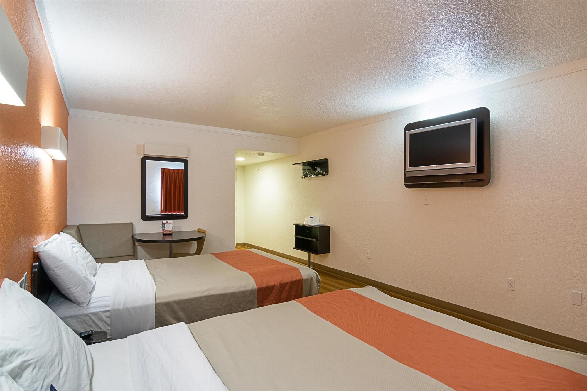 Motel 6-Tampa, Fl - Fairgrounds Heartland Bagian luar foto